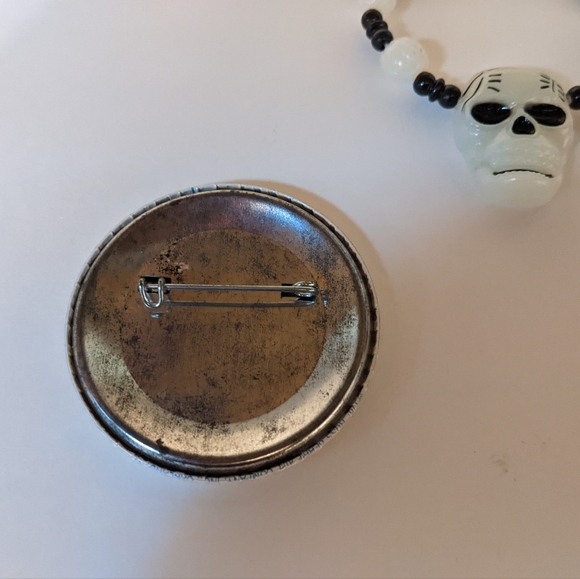 2/$18 VTG You Suck Bat Pinback Button Pin Halloween - Picture 4 of 4